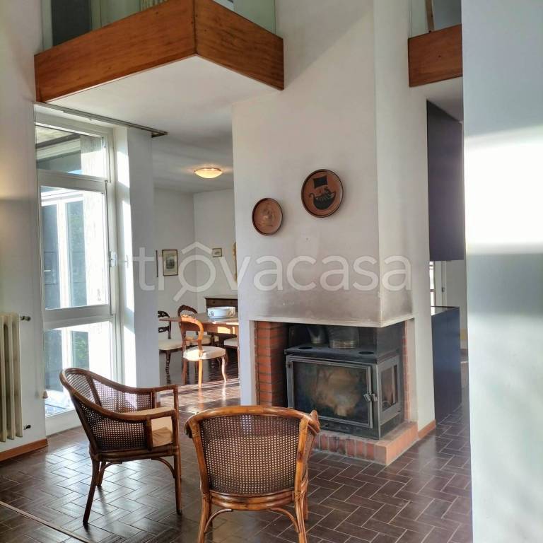 casa indipendente in vendita a Caselle Lurani in zona Calvenzano