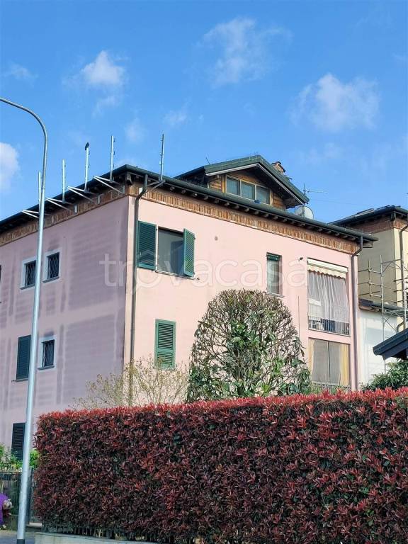 appartamento in vendita a Caselle Lurani in zona Calvenzano