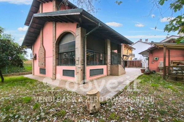 casa indipendente in vendita a Caselle Lurani