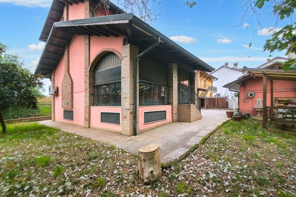 casa indipendente in vendita a Caselle Lurani