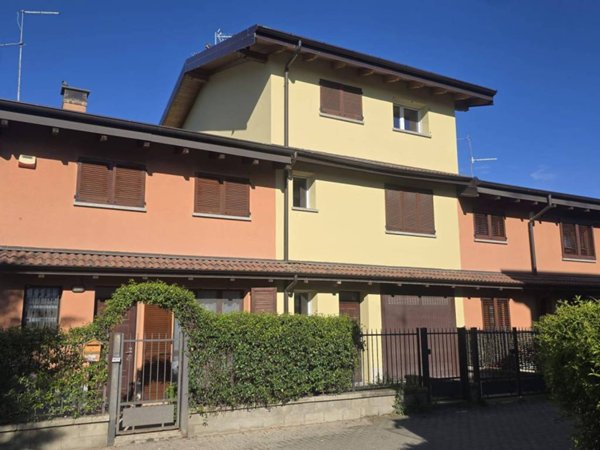 casa indipendente in vendita a Caselle Lurani