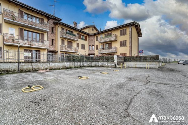 appartamento in vendita a Caselle Lurani in zona Calvenzano