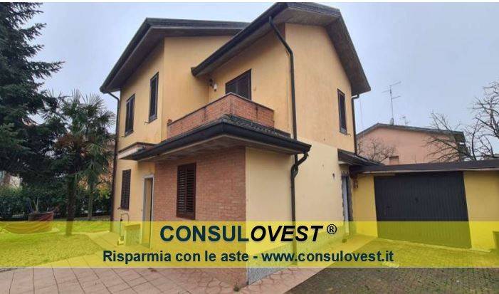 casa indipendente in vendita a Caselle Lurani