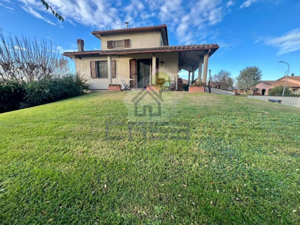 casa indipendente in vendita a Caselle Lurani