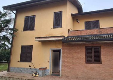 casa indipendente in vendita a Caselle Lurani