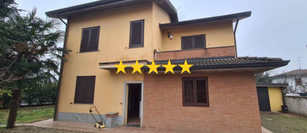 casa indipendente in vendita a Caselle Lurani