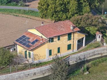 casa indipendente in vendita a Caselle Lurani