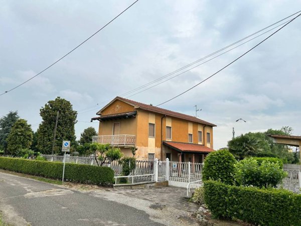 casa indipendente in vendita a Caselle Lurani