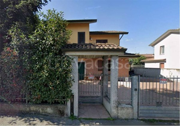 casa indipendente in vendita a Caselle Lurani