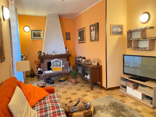 casa indipendente in vendita a Caselle Lurani