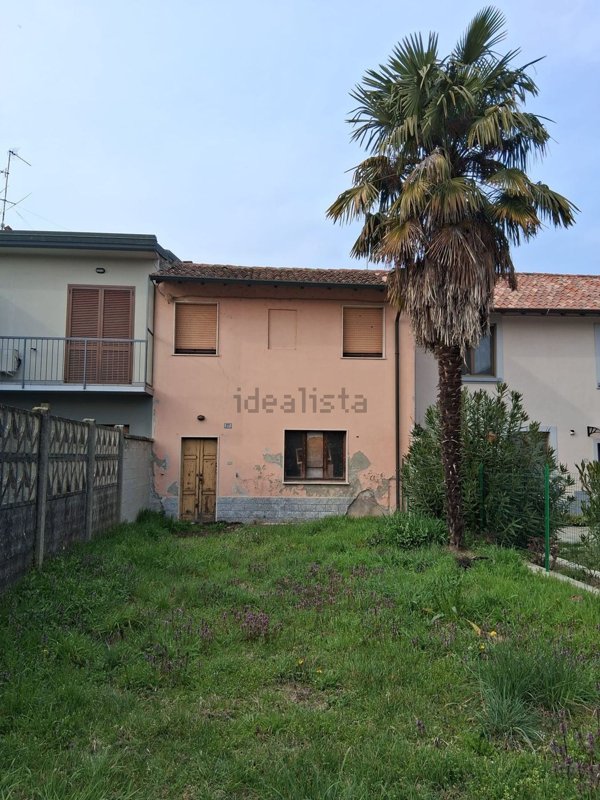 casa indipendente in vendita a Caselle Lurani in zona Calvenzano