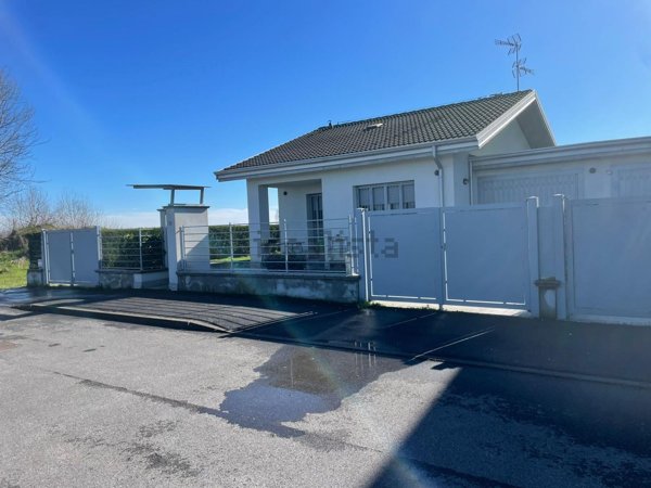 casa indipendente in vendita a Caselle Lurani