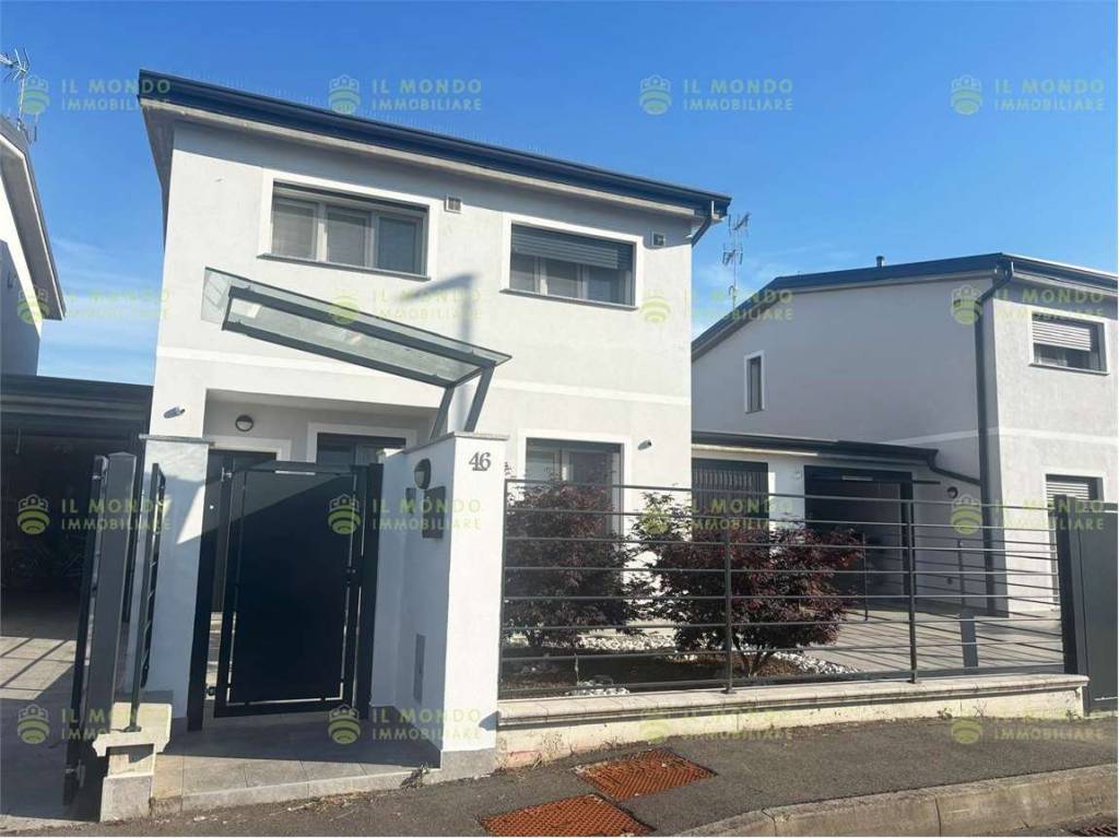 casa indipendente in vendita a Caselle Lurani