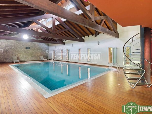 casa indipendente in vendita a Caselle Lurani in zona Calvenzano