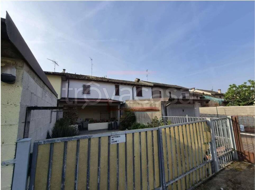 appartamento in vendita a Caselle Lurani in zona Calvenzano