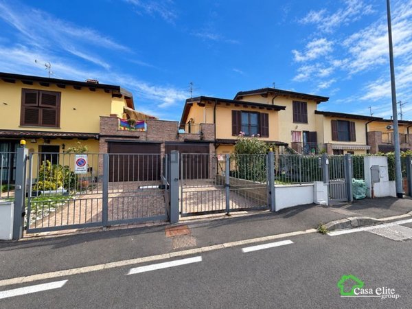 casa indipendente in vendita a Caselle Lurani in zona Calvenzano