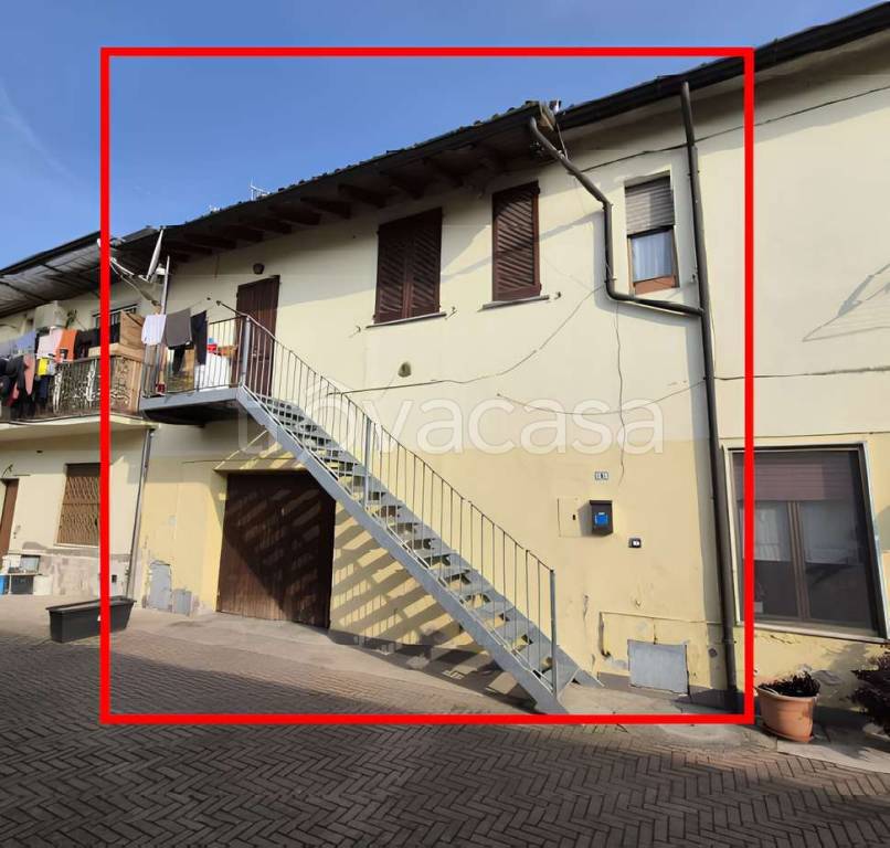 appartamento in vendita a Caselle Lurani in zona Calvenzano