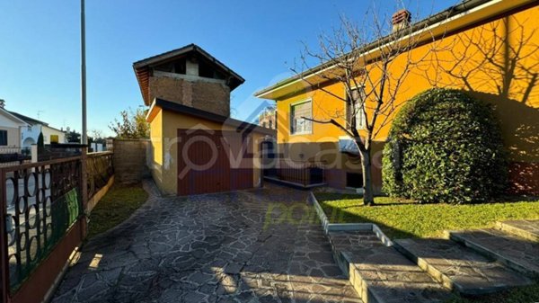 casa indipendente in vendita a Castelnuovo Bocca d'Adda