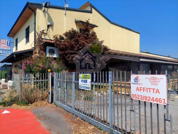negozio in vendita a Castelnuovo Bocca d'Adda