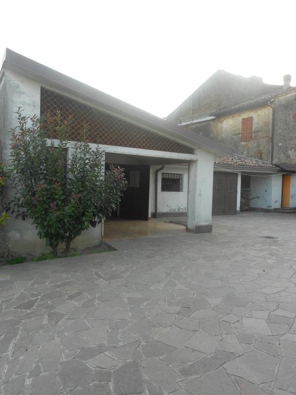 casa indipendente in vendita a Castelnuovo Bocca d'Adda