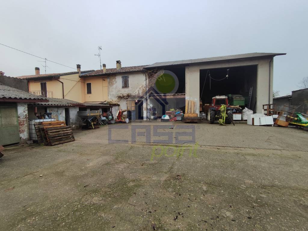 casa indipendente in vendita a Castelnuovo Bocca d'Adda