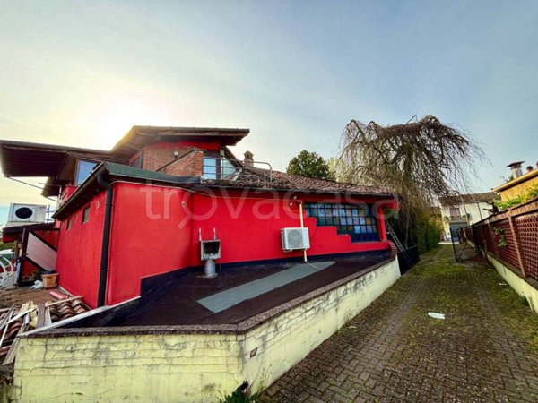 negozio in vendita a Castelnuovo Bocca d'Adda
