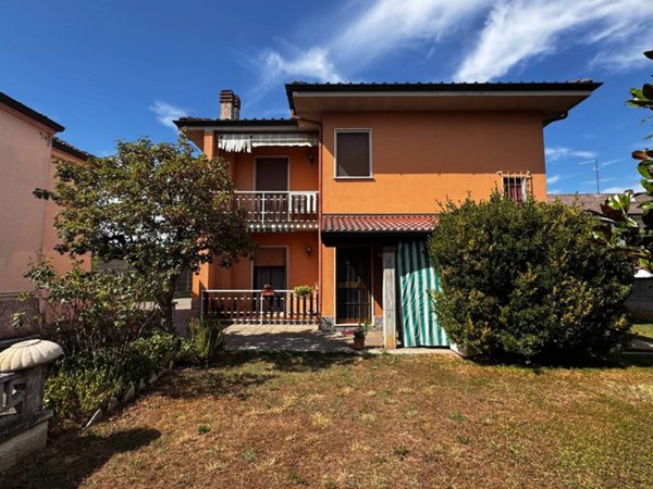 casa indipendente in vendita a Castelnuovo Bocca d'Adda