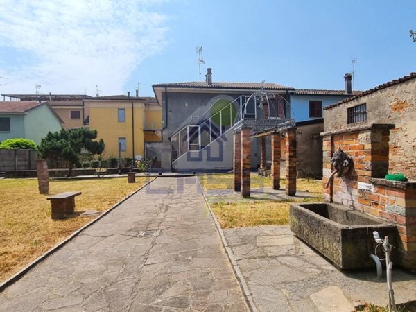 casa indipendente in vendita a Castiglione d'Adda