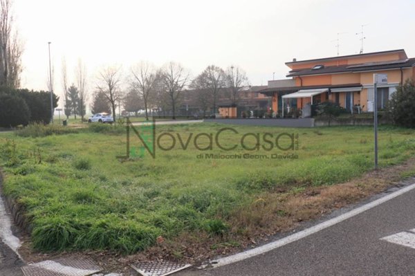 terreno edificabile in vendita a Castiglione d'Adda