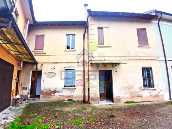 intera palazzina in vendita a Castiglione d'Adda