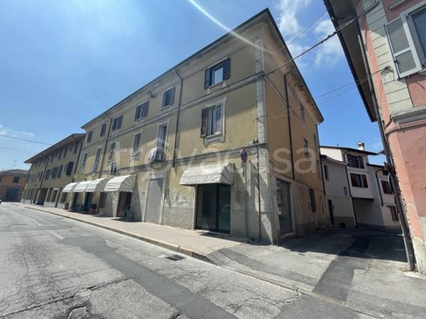 negozio in vendita a Castiglione d'Adda