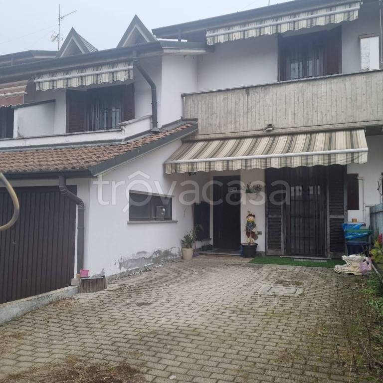 casa indipendente in vendita a Castiraga Vidardo in zona Vidardo