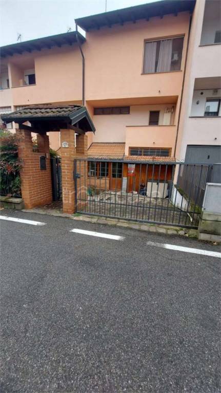 casa indipendente in vendita a Castiraga Vidardo in zona Vidardo