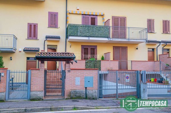 casa indipendente in vendita a Castiraga Vidardo in zona Vidardo