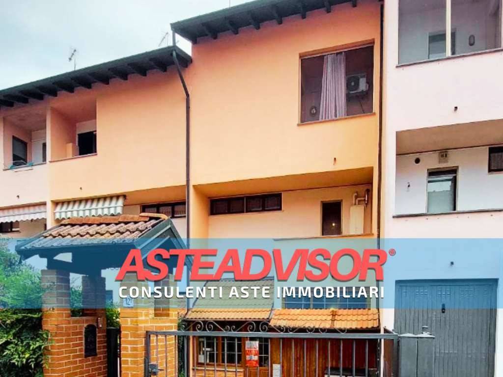 casa indipendente in vendita a Castiraga Vidardo in zona Vidardo