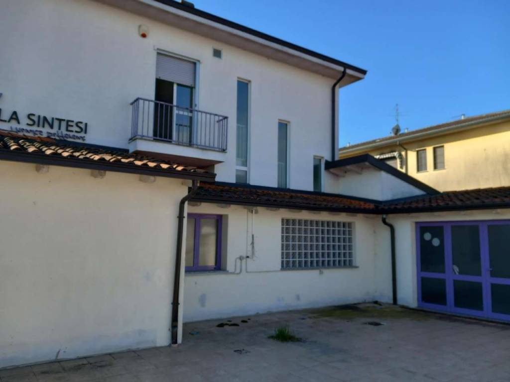 ufficio in vendita a Castiraga Vidardo in zona Vidardo