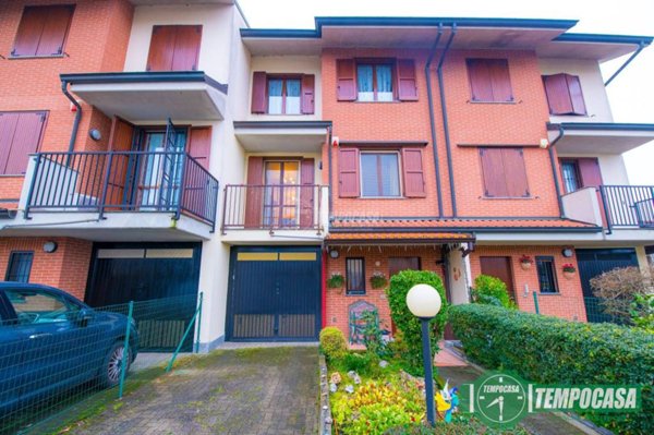 casa indipendente in vendita a Castiraga Vidardo in zona Vidardo