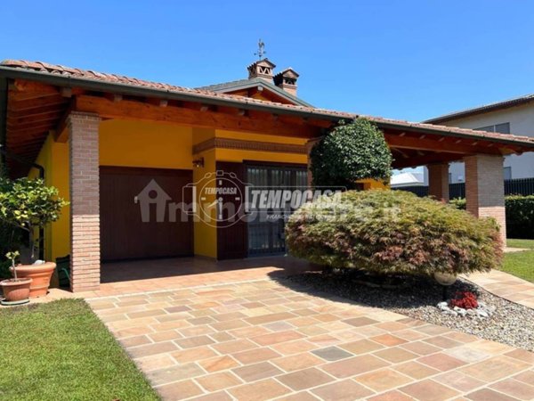 casa indipendente in vendita a Castiraga Vidardo