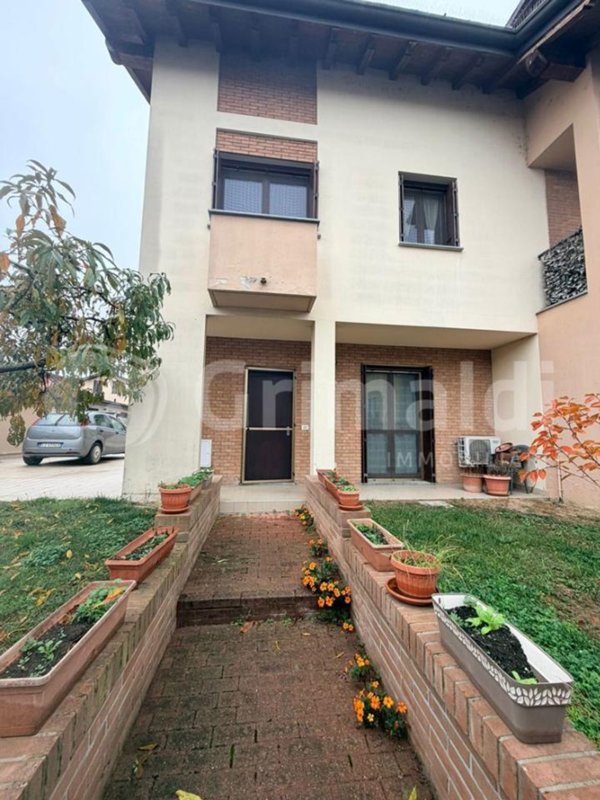 appartamento in vendita a Castiraga Vidardo in zona Vidardo