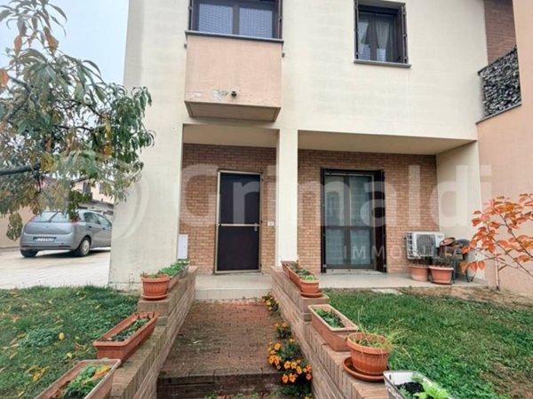 appartamento in vendita a Castiraga Vidardo