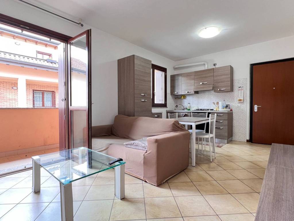 appartamento in vendita a Castiraga Vidardo in zona Vidardo