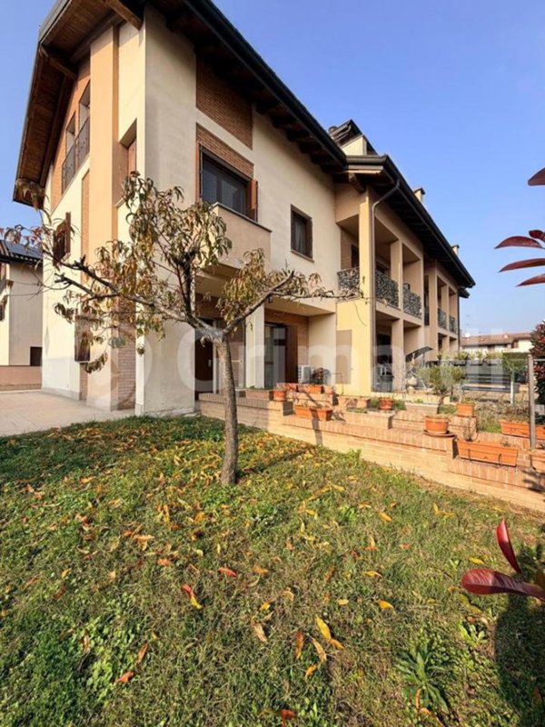 appartamento in vendita a Castiraga Vidardo