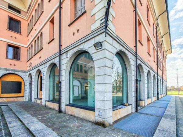 negozio in vendita a Castiraga Vidardo in zona Vidardo