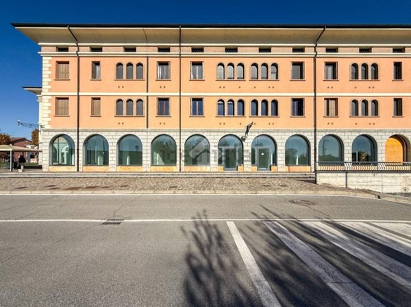 locale commerciale in vendita a Castiraga Vidardo