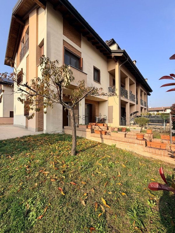 appartamento in vendita a Castiraga Vidardo