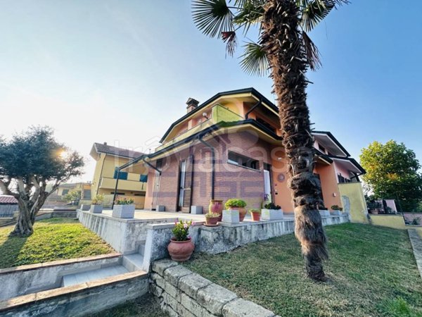 casa indipendente in vendita a Castiraga Vidardo in zona Castiraga