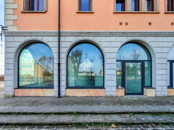 negozio in vendita a Castiraga Vidardo in zona Vidardo