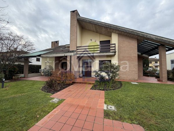 casa indipendente in vendita a Castiraga Vidardo in zona Vidardo