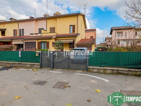 casa indipendente in vendita a Castiraga Vidardo in zona Vidardo