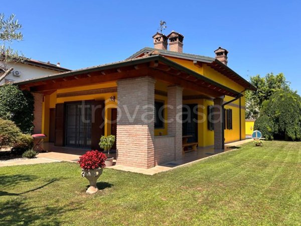 casa indipendente in vendita a Castiraga Vidardo in zona Castiraga